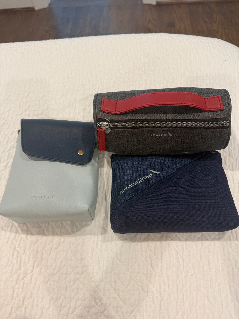 American Airlines Toiletry bags from First Class   Qty 3
